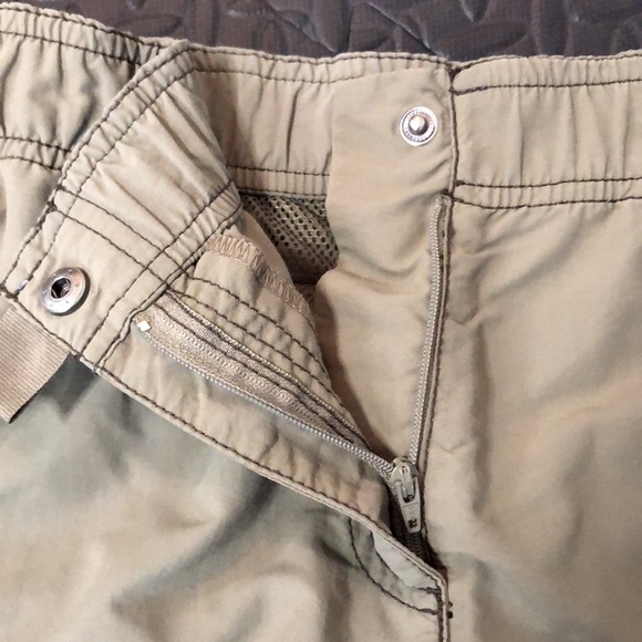 EDDIE Bauer women’s nylon khaki Capri pants. EUC! - Picture 3 of 7